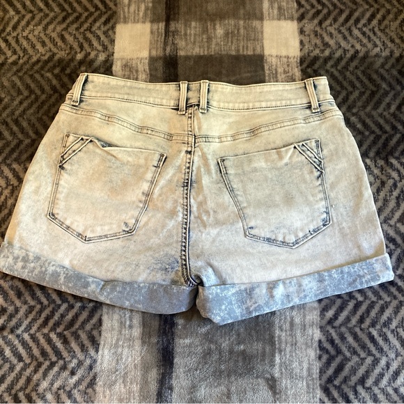 Shorts! - Picture 2 of 3